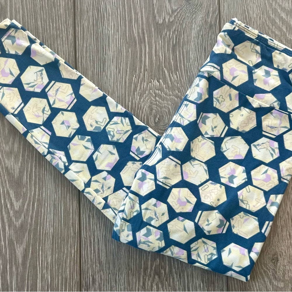 LulaRoe leggings OS - LuLa is known for their butter soft leggings!!